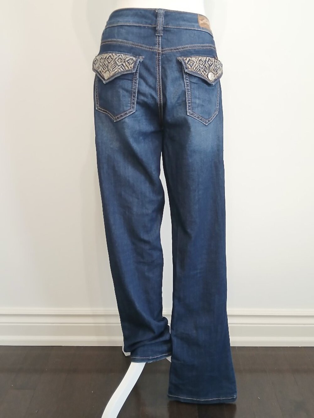 Seven7 Rocker Slim Cut Embroidered Pocket Bootcut/Flare Jeans 32" Inseam Size 10